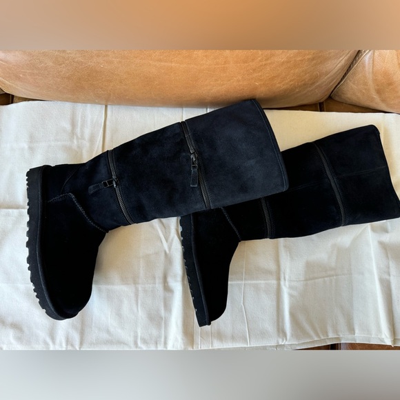 UGG NWOB Classic Ultra convertible Black Boot size 5 - Picture 3 of 7